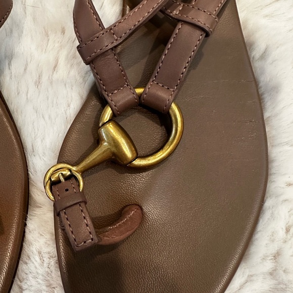 Gucci Rose pink Leather Sandals with Gold Accent - Picture 2 of 4